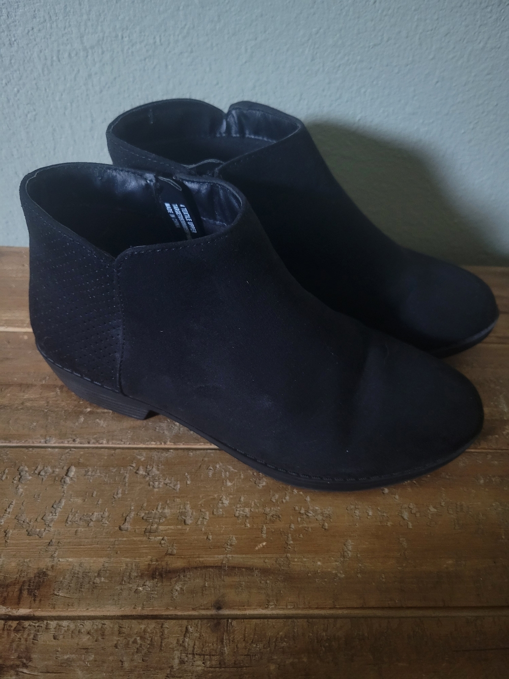 Cat & Jack Black Suede Ankle Booties Boots Size 4